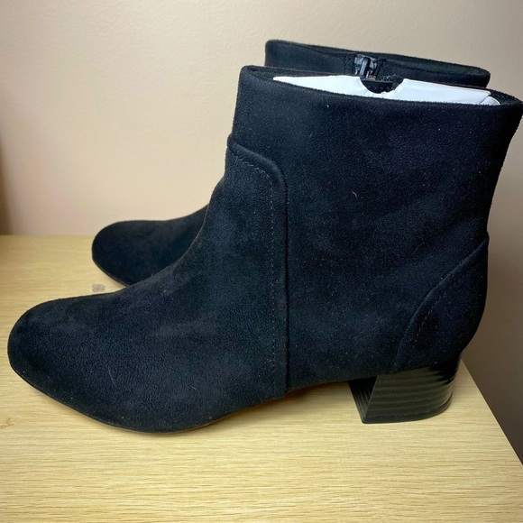 Clarks Black Suede Chunky Heel Ankle Boots size 7 - Picture 2 of 10